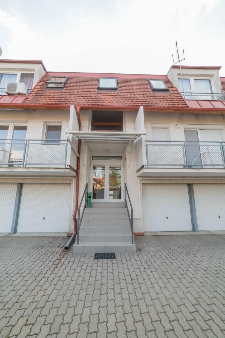 Hajdúszoboszló Fischer Apartman 2 מראה חיצוני תמונה